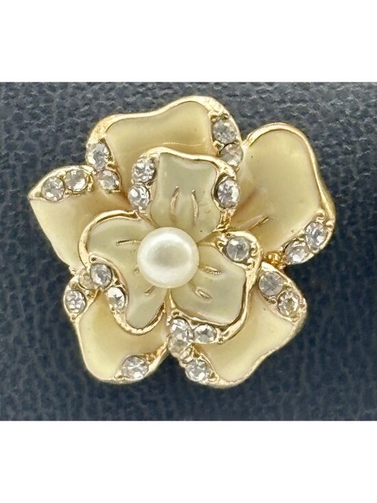 Vintage Enameled Dogwood Post Earrings Cream Enamel Faux Pearl Clear Rhinestones - Picture 6 of 8